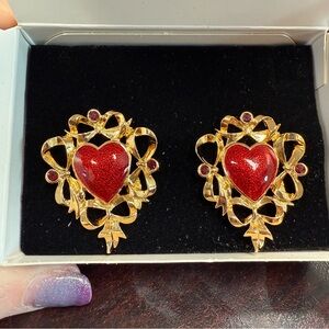 Avon “Festive Heart” Gold and Red Heart Filigree clip earrings NIB vintage 1992